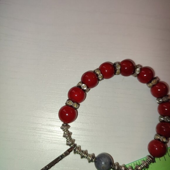 Deep Red Stone Beads Bracelet Cross Charm Christian Vintage Silver Metal Elastic - Picture 5 of 6